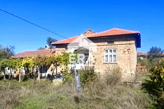 Къща в Търговище, с. Макариополско