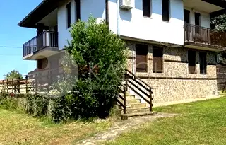 Къща във Варна, Бяла
