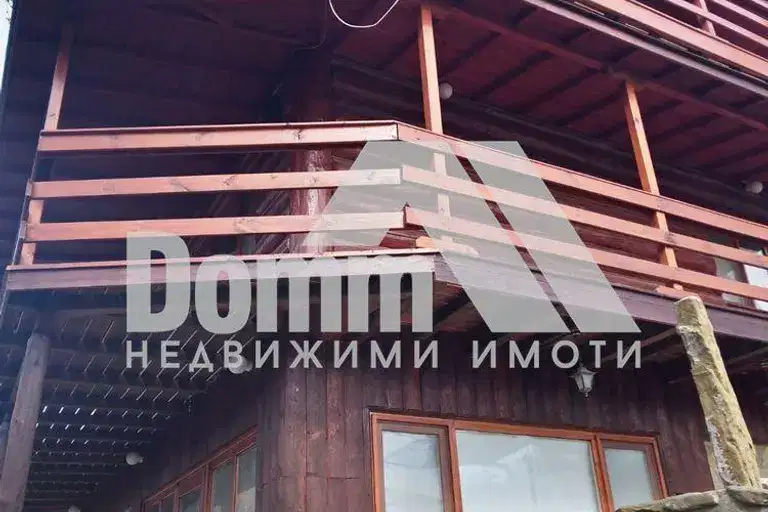 Къща с 8 спални и морска панорама в гр. Бяла