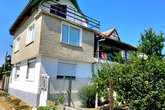 Къща във Варна, Бяла