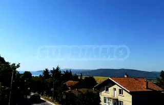 Къща във Варна, Бяла