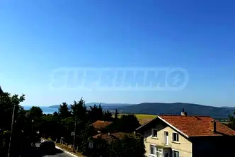 Къща във Варна, Бяла