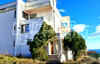 Къща във Варна, Бяла