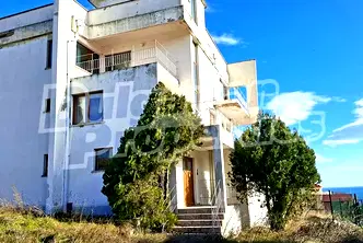 Къща във Варна, Бяла