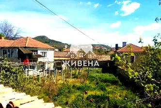 Къща във Варна, Девня