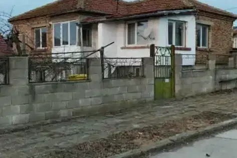Къща във Варна, Девня