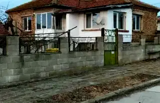 Къща във Варна, Девня