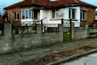 Къща във Варна, Девня