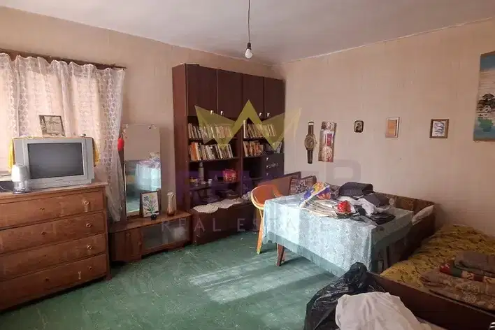 Къща във Варна, Девня