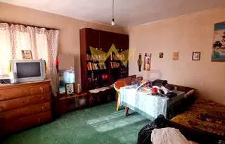Къща във Варна, Девня