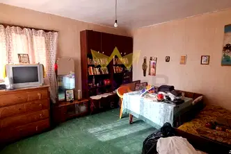 Къща във Варна, Девня