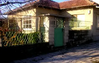 Къща във Варна, Дългопол