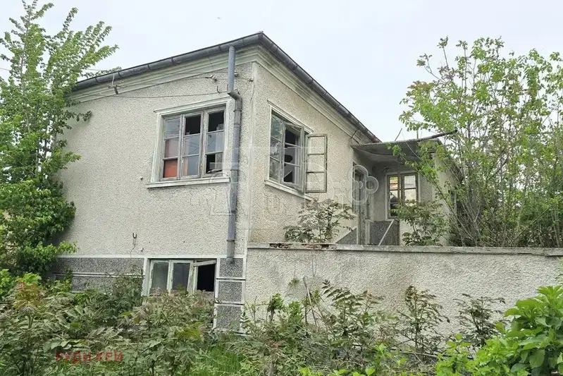 Къща във Варна, с. Аврен