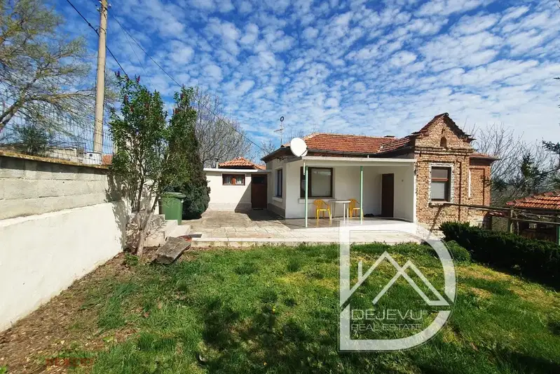 House in Oblast Varna, Byrzica