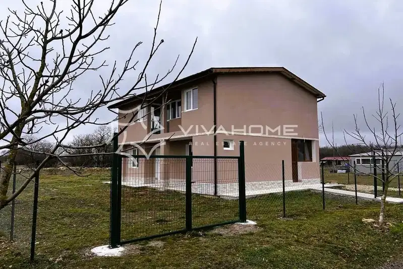 Къща във Варна, с. Доброглед