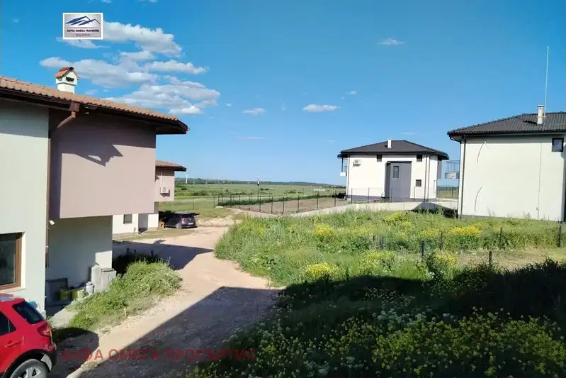 Къща във Варна, с. Кичево