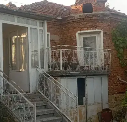 Снимка 5 — Едноетажна къща с 2 стаи в с. Кривини, област Варна
