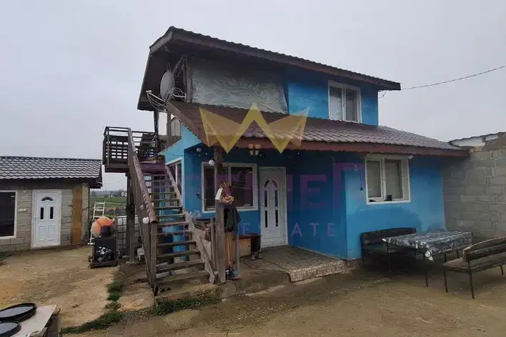Къща във Варна, с. Любен Каравелово
