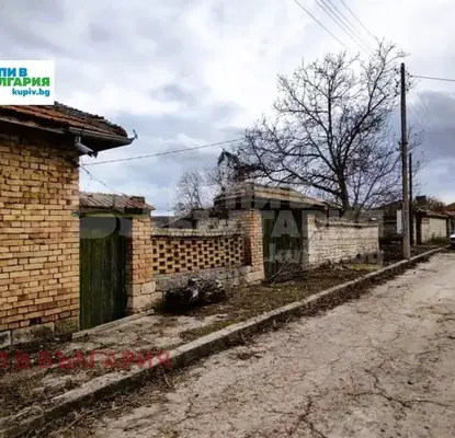 Снимка 5 — Къща с двор в центъра на с. Невша, обл. Варна