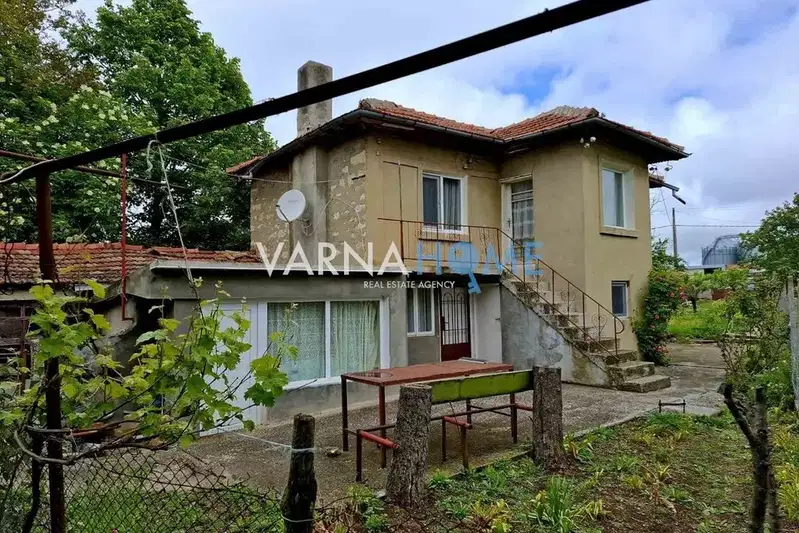 Къща във Варна, с. Орешак