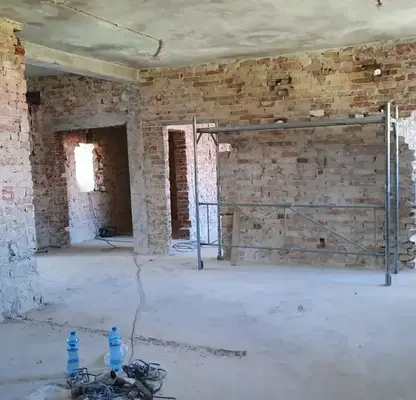 Снимка 4 — Къща с 2 етажа и голям двор в с. Приселци, обл. Варна