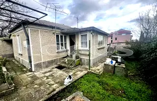 Къща във Варна, с. Приселци