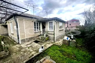 Къща във Варна, с. Приселци