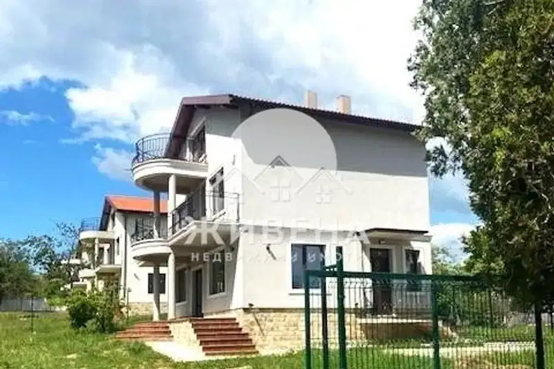 House in Oblast Varna, Ravna Gora