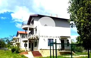 Къща във Варна, с. Равна гора