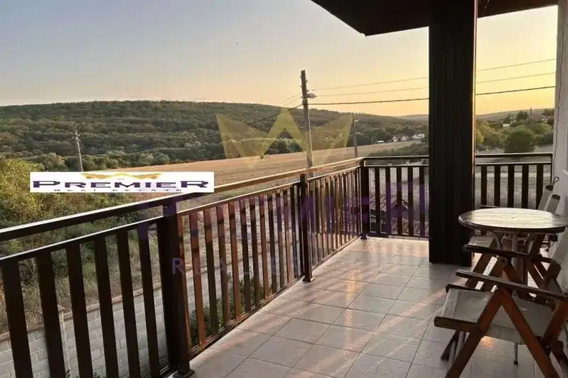 House in Varna, Yunec