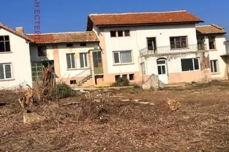 Къща във Велико Търново, Бяла черква