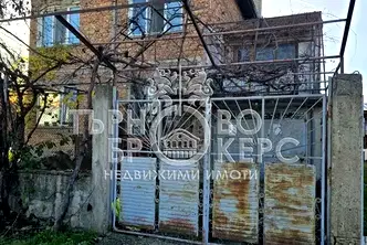 Къща във Велико Търново, Дебелец