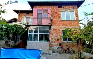 Къща във Велико Търново, Дебелец