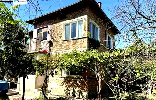 Къща във Велико Търново, Дебелец