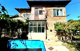 Къща във Велико Търново, Дебелец