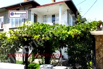 Къща във Велико Търново, Дебелец