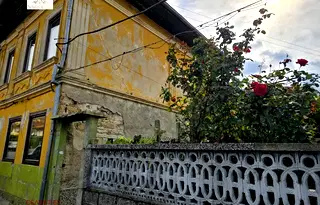 Къща във Велико Търново, Дебелец