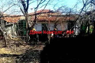 Къща във Велико Търново, Дебелец