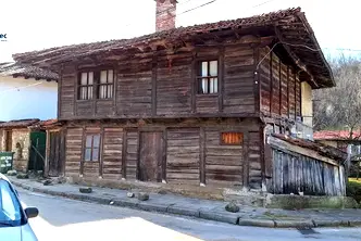 Къща във Велико Търново, Елена