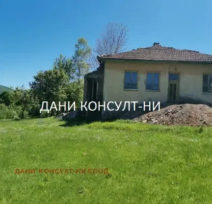 Снимка 3 — Къща във Велико Търново, Елена
