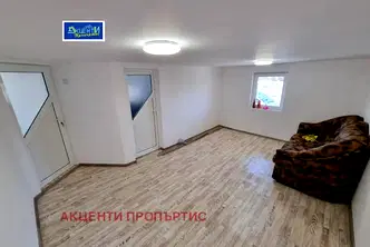 Къща във Велико Търново, Елена