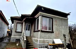 Къща във Велико Търново, Павликени