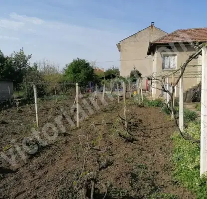 Снимка 4 — Къща във Велико Търново, Полски Тръмбеш