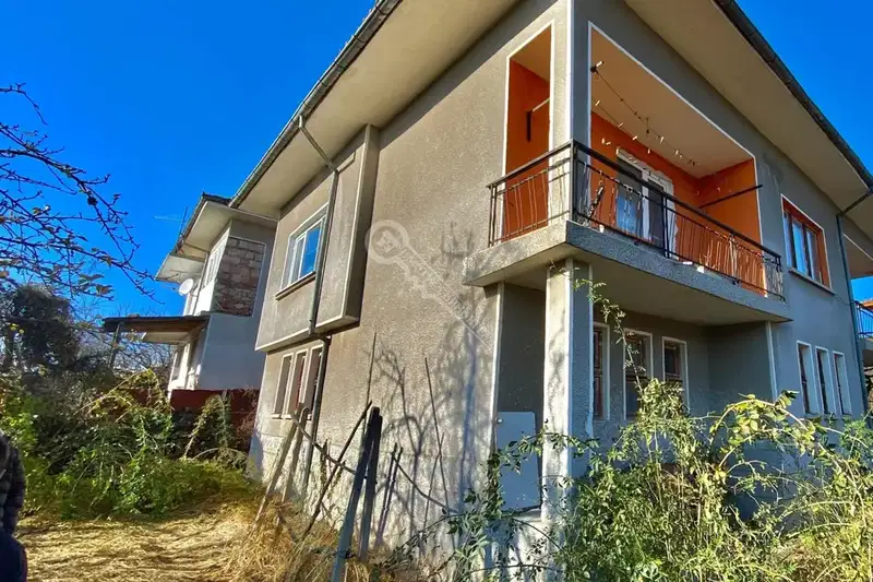 House in Oblast Veliko Tyrnovo, Strajica