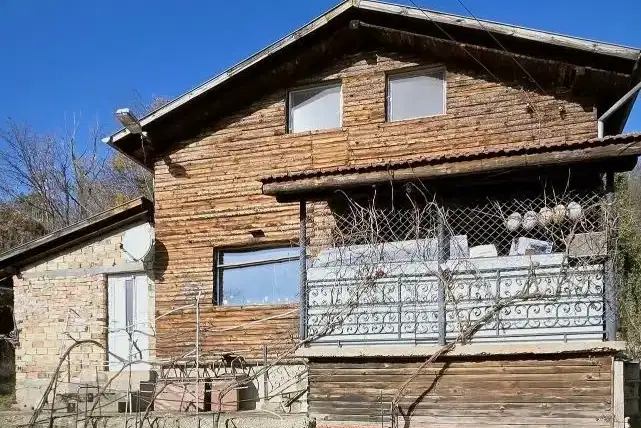 House in Oblast Veliko Tyrnovo, Strajica