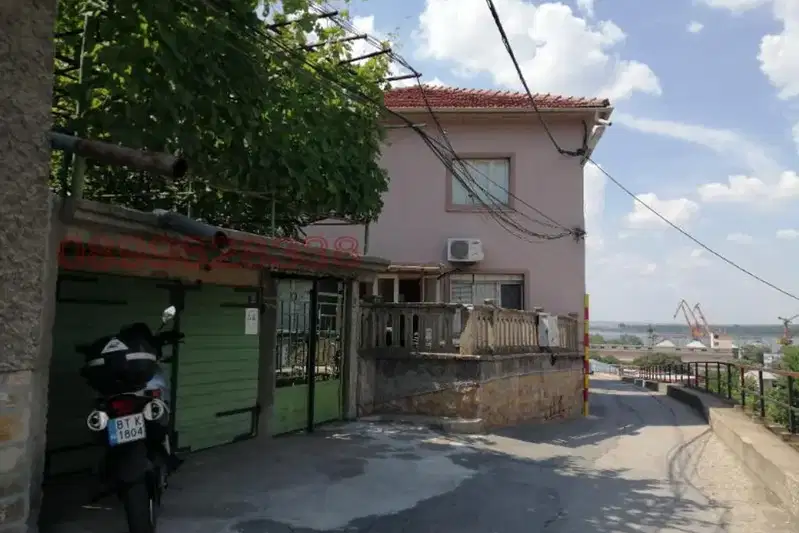 House in Oblast Veliko Tyrnovo, Svishtov
