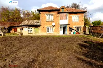 Къща във Велико Търново, с. Батак