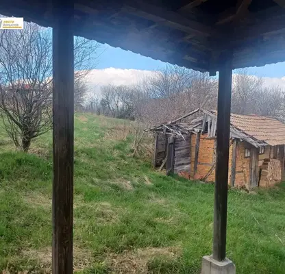 Снимка 5 — Къща с 4 стаи и двор в с. Буйновци, област Велико Търново