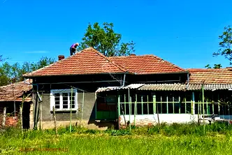 Къща във Велико Търново, с. Бутово