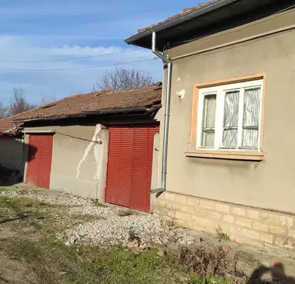 Снимка 4 — Къща във Велико Търново, с. Бутово